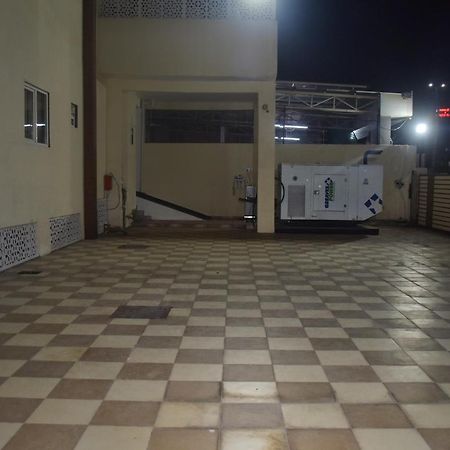 Hotel Centrum Kota  Bagian luar foto