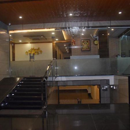 Hotel Centrum Kota  Bagian luar foto