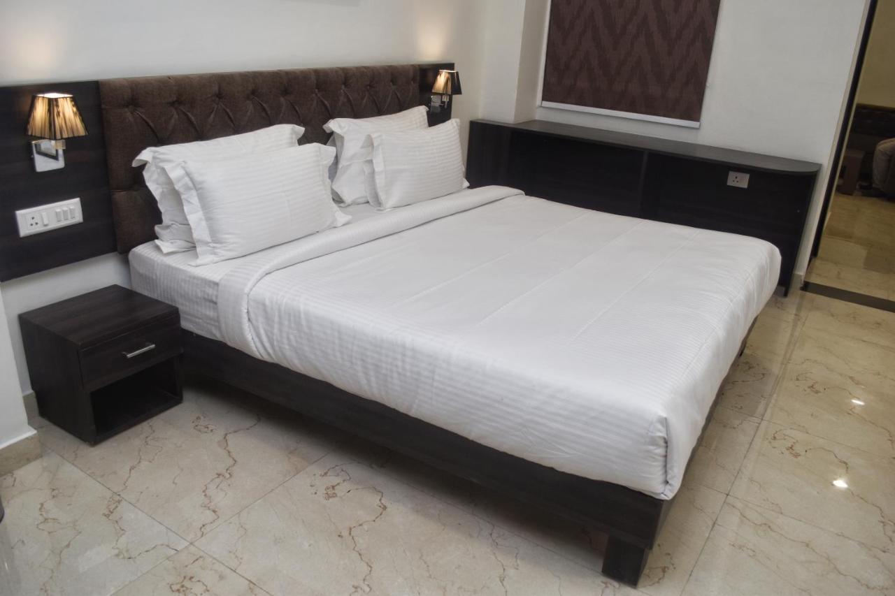 Hotel Centrum Kota  Bagian luar foto