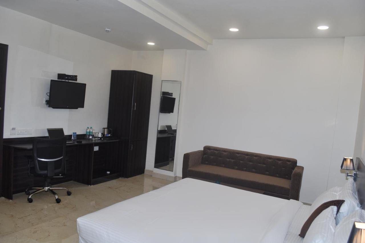 Hotel Centrum Kota  Bagian luar foto