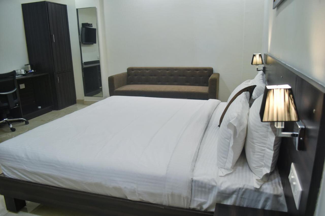 Hotel Centrum Kota  Bagian luar foto