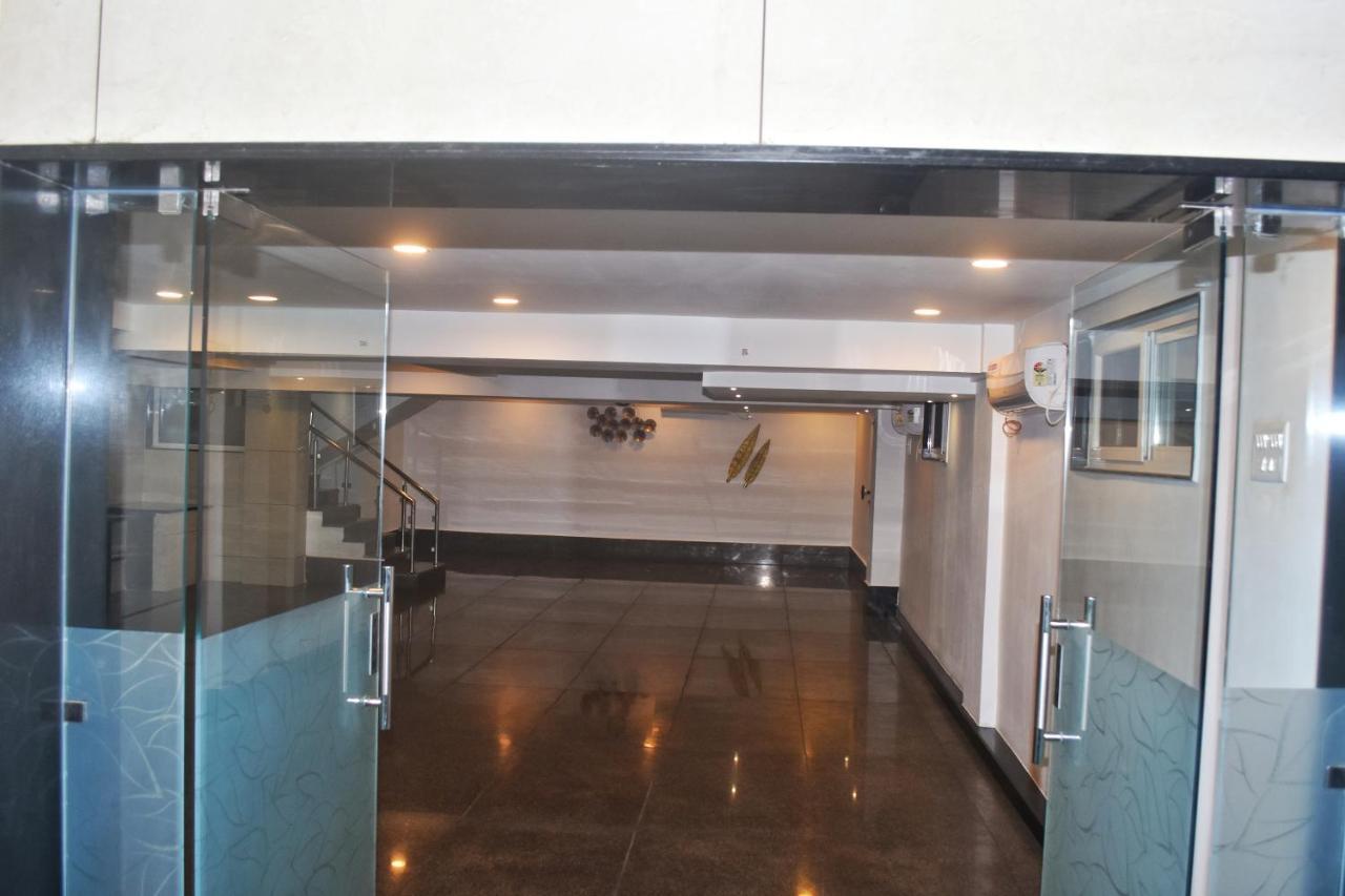 Hotel Centrum Kota  Bagian luar foto
