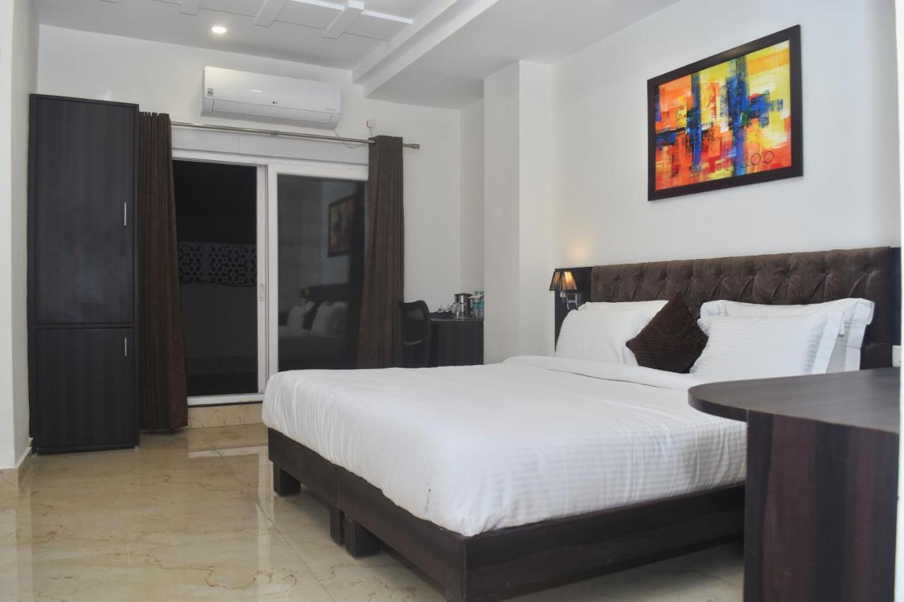 Hotel Centrum Kota  Bagian luar foto