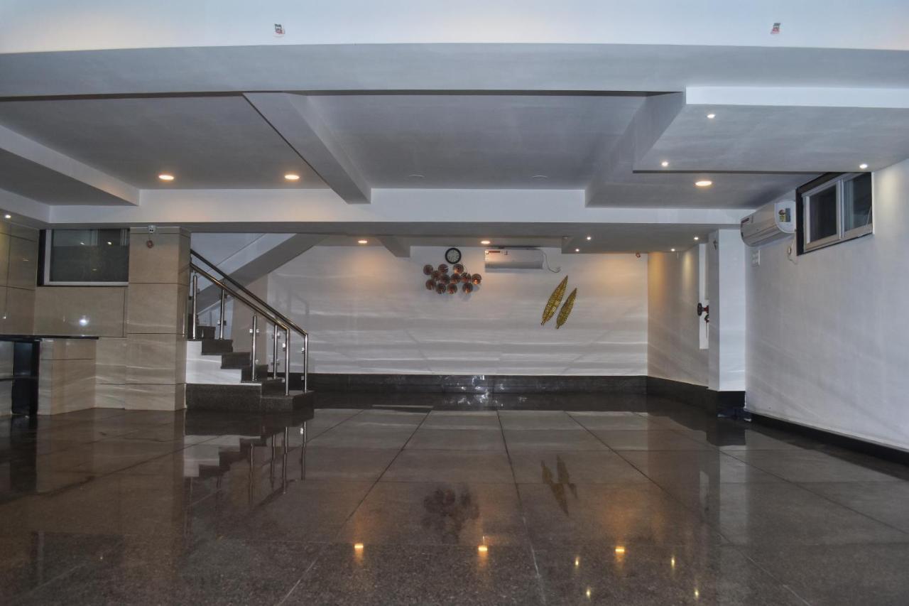 Hotel Centrum Kota  Bagian luar foto